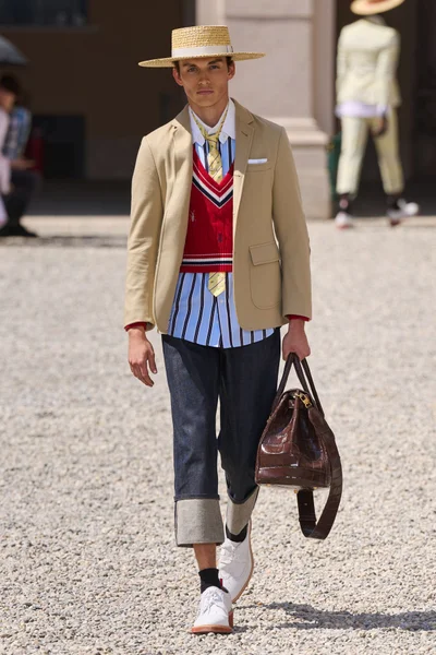 Look 29